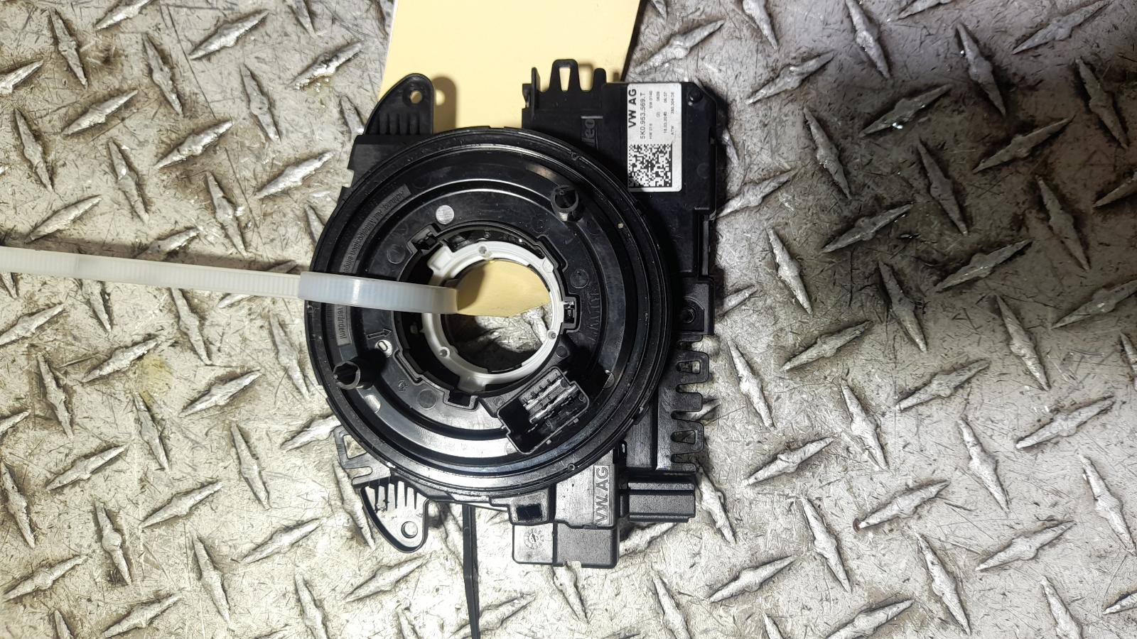 View Auto part Airbag Module/Sensor Volkswagen Passat 2013