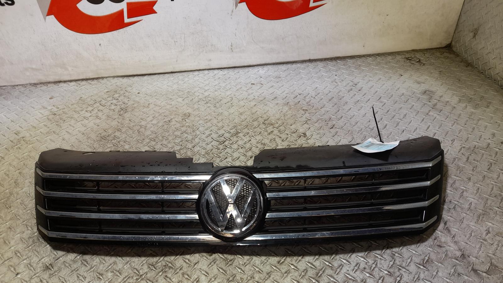 View Auto part Grille Volkswagen Passat 2012