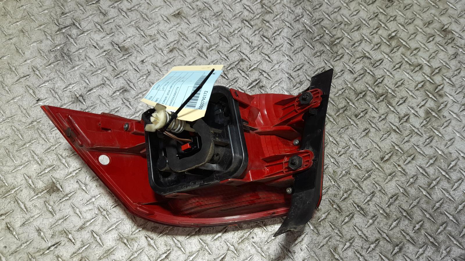 View Auto part Left Taillight Volkswagen Passat 2012