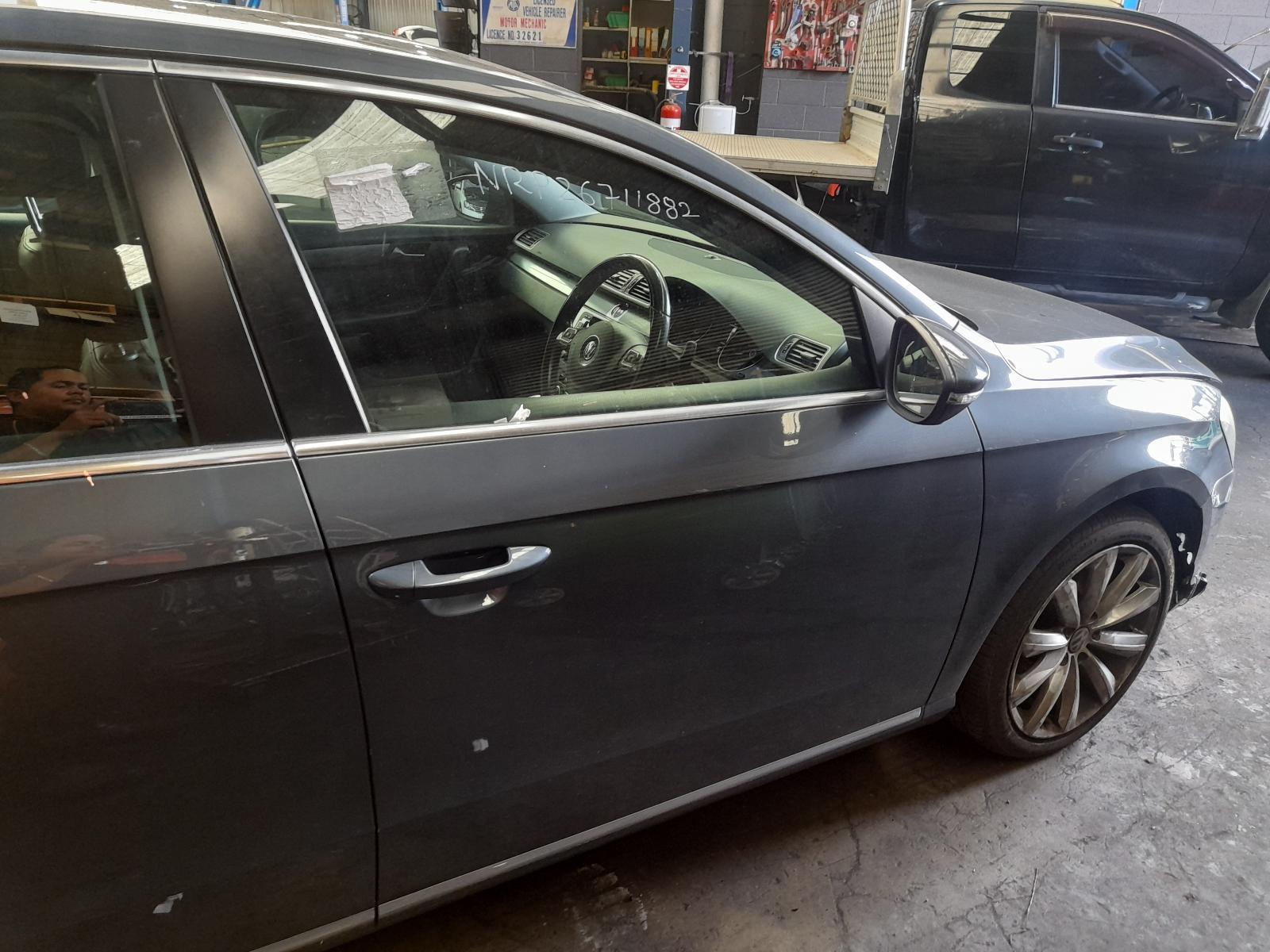 View Auto part Right Front Door Volkswagen Passat 2012