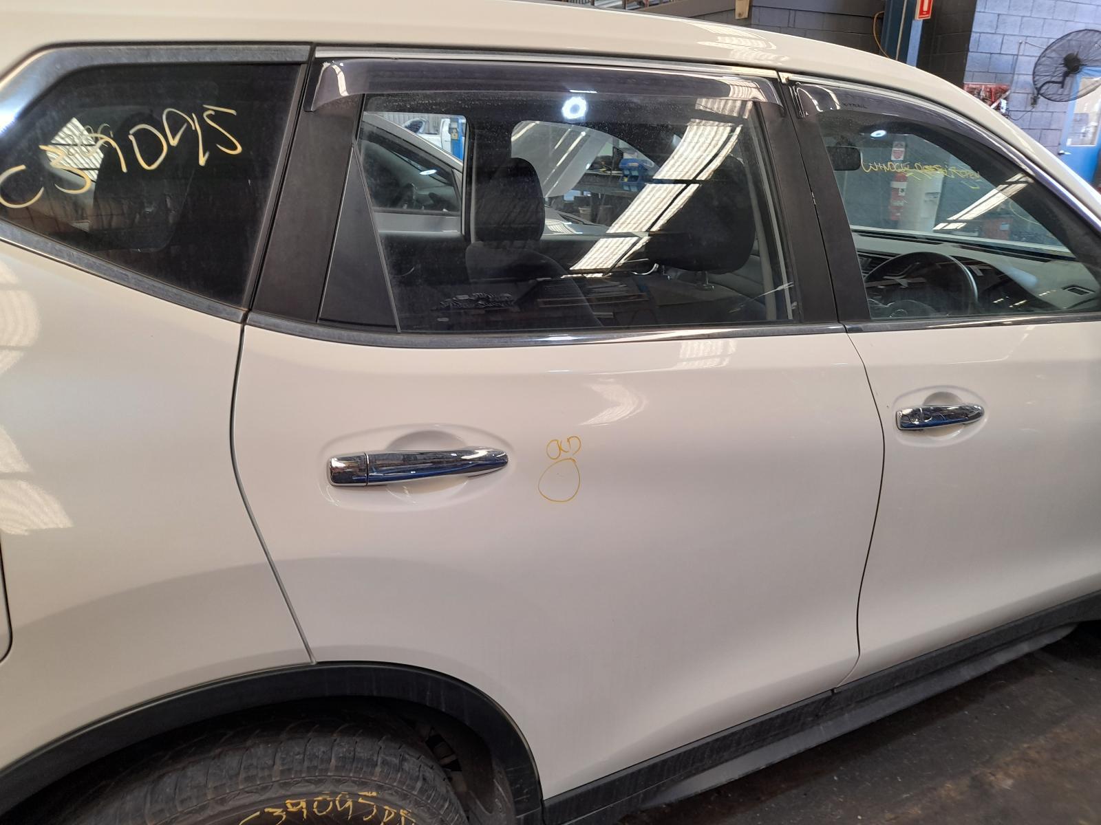 View Auto part Right Rear Door Sliding Nissan Xtrail 2018