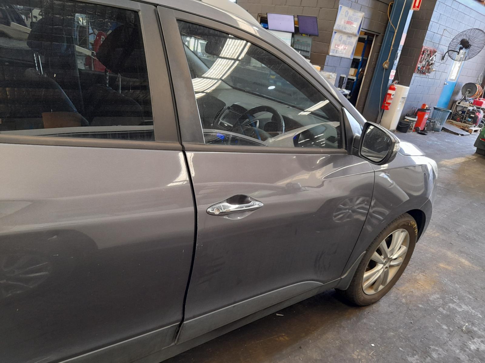 View Auto part Right Front Door Hyundai Ix35 2013