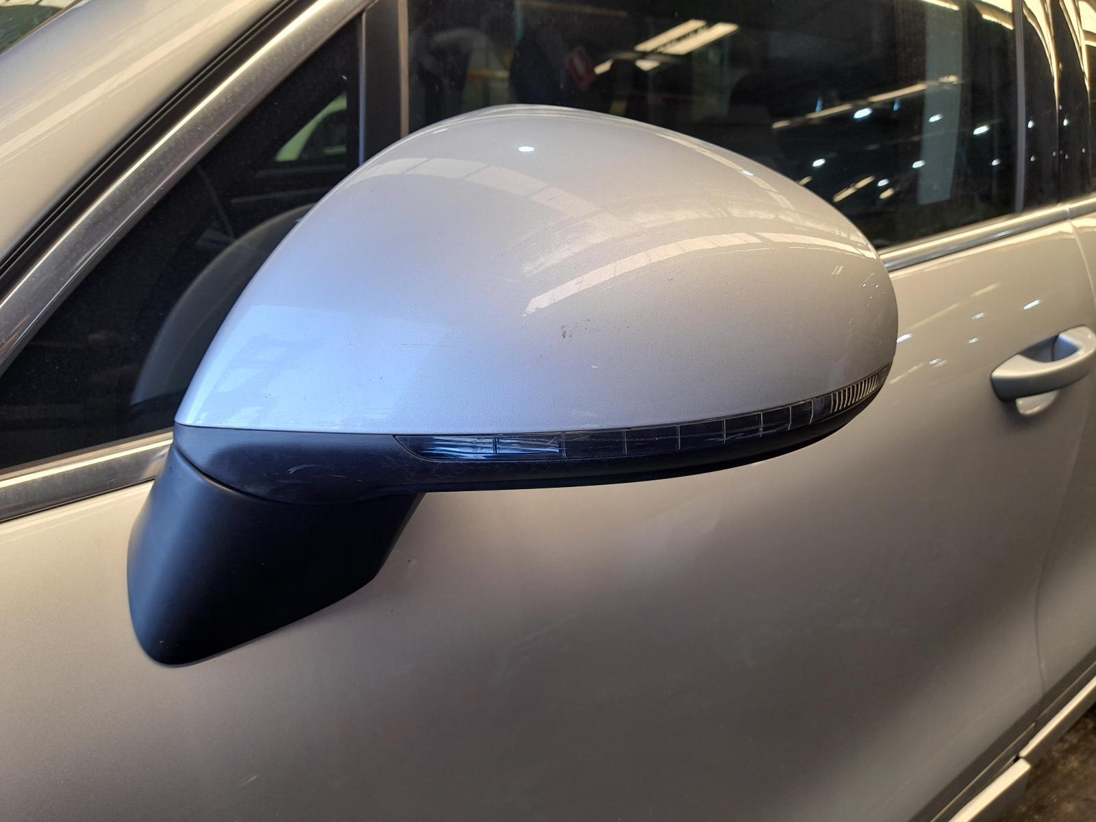 View Auto part Left Door Mirror Volkswagen Touareg 2011