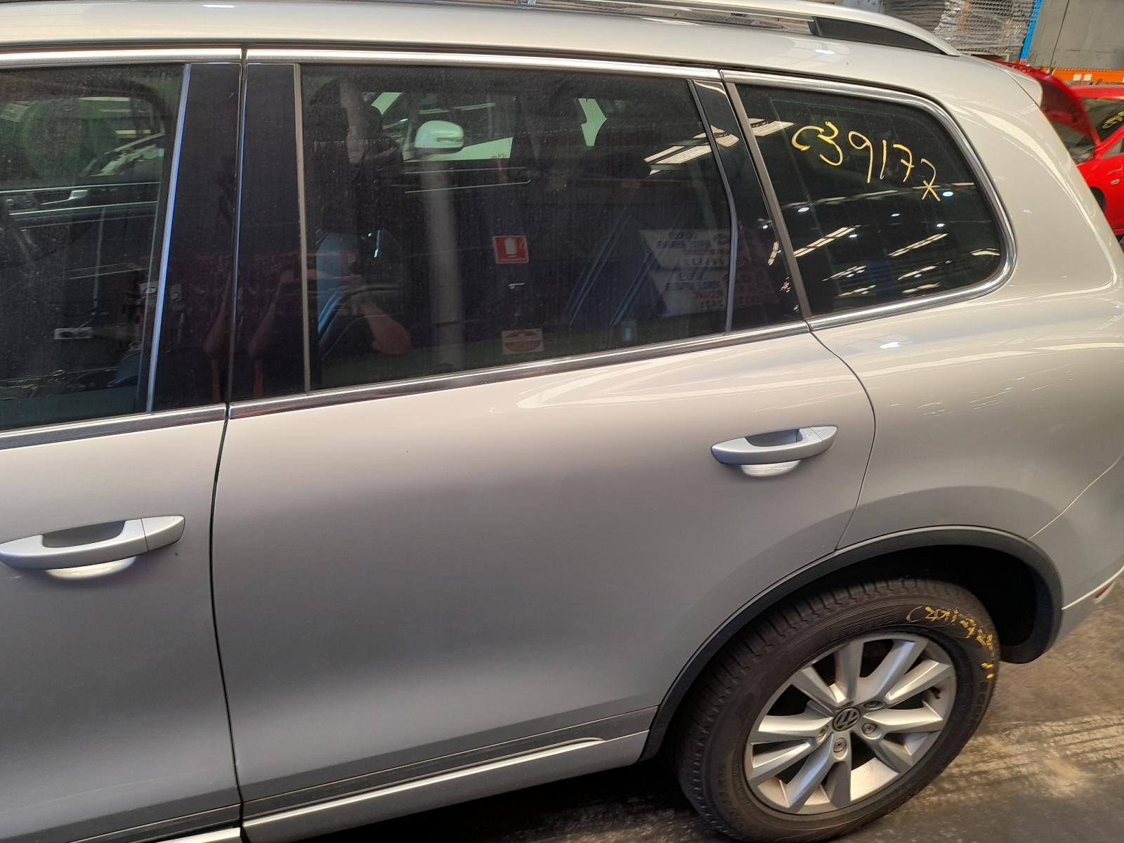 View Auto part Left Rear Door/Sliding Volkswagen Touareg 2011