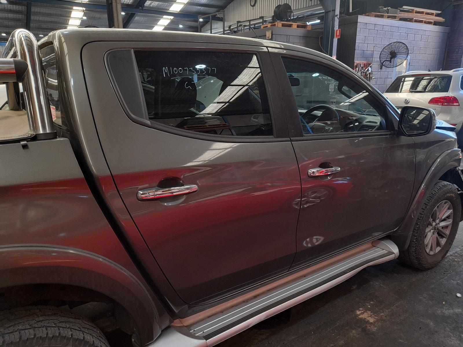 View Auto part Right Rear Door Sliding Mitsubishi Triton 2016