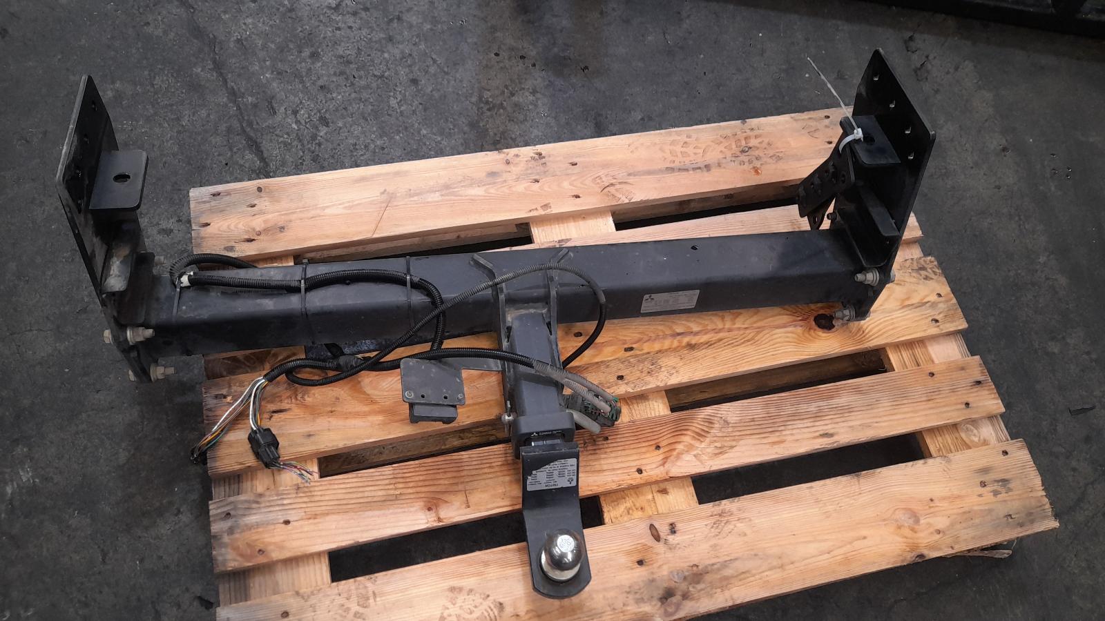 View Auto part Towbar Mitsubishi Triton 2016