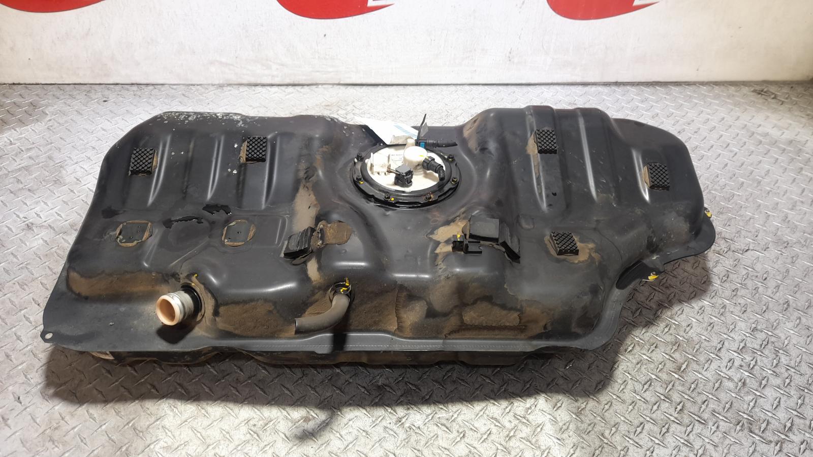 View Auto part Fuel Tank Hyundai I30 2014