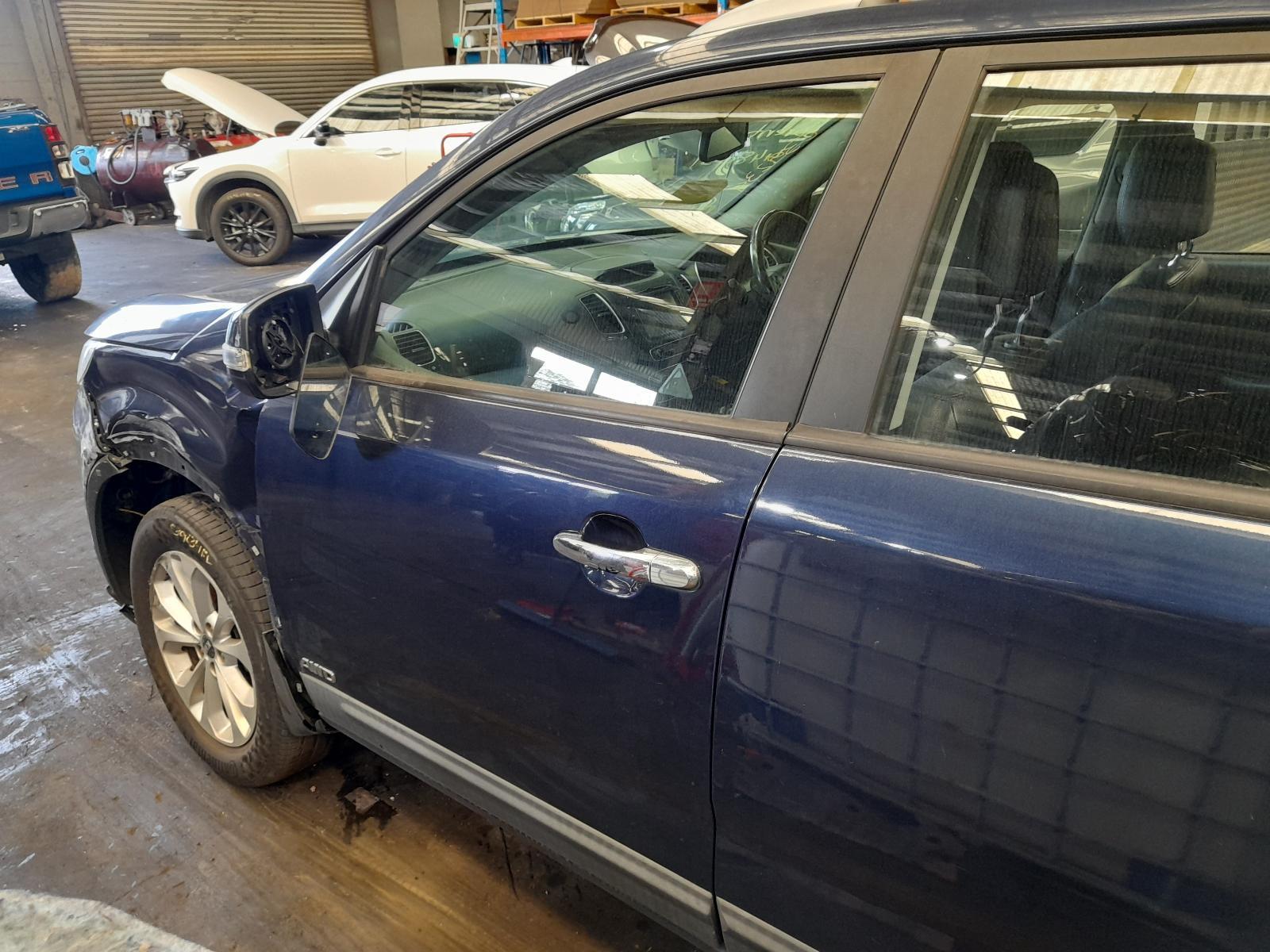 View Auto part Left Front Door Window Kia Sorento 2013