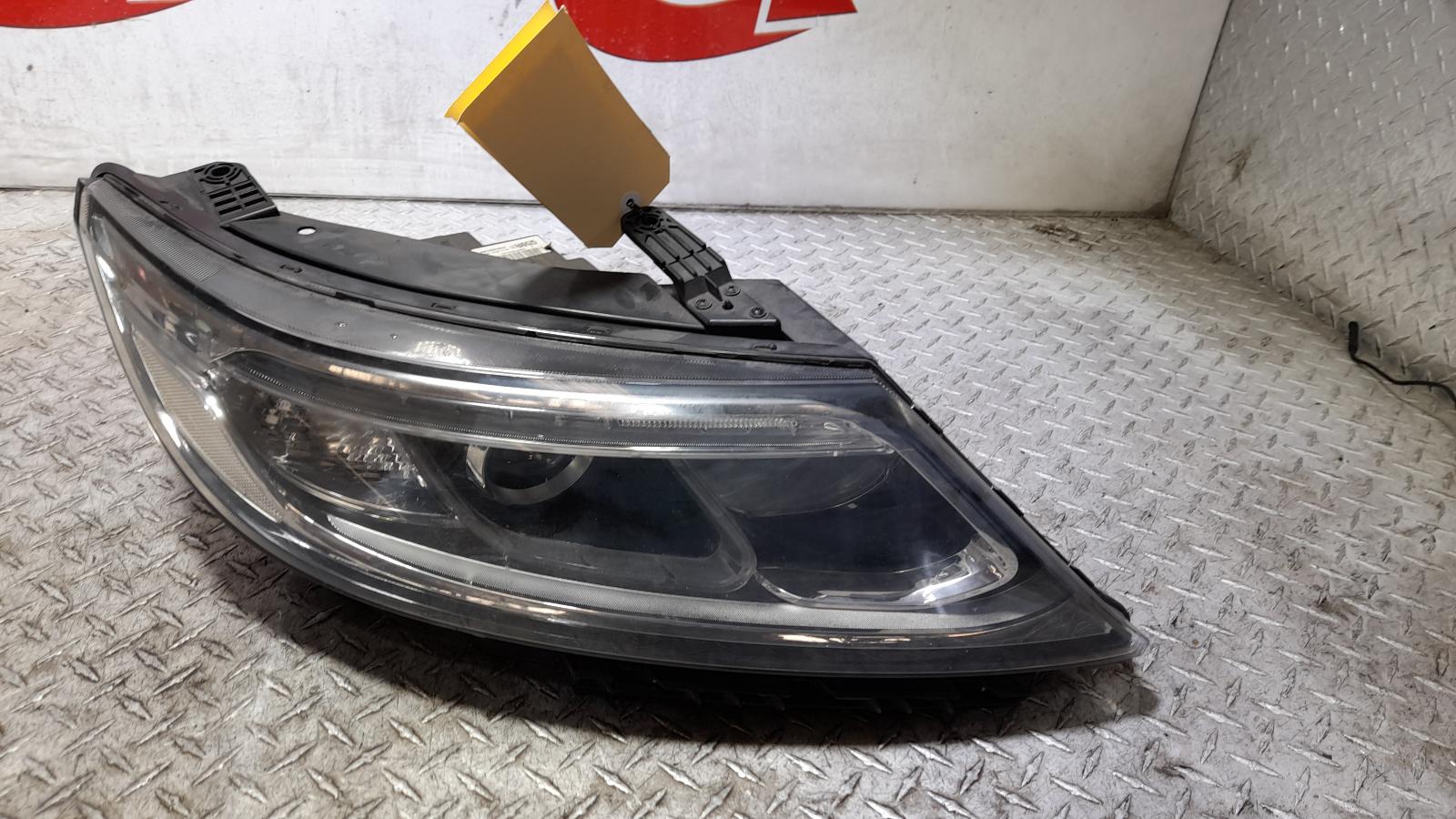 View Auto part Right Headlamp Kia Sorento 2013