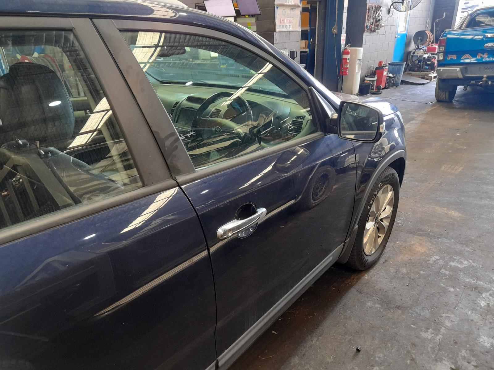 View Auto part Right Front Door Window Kia Sorento 2013