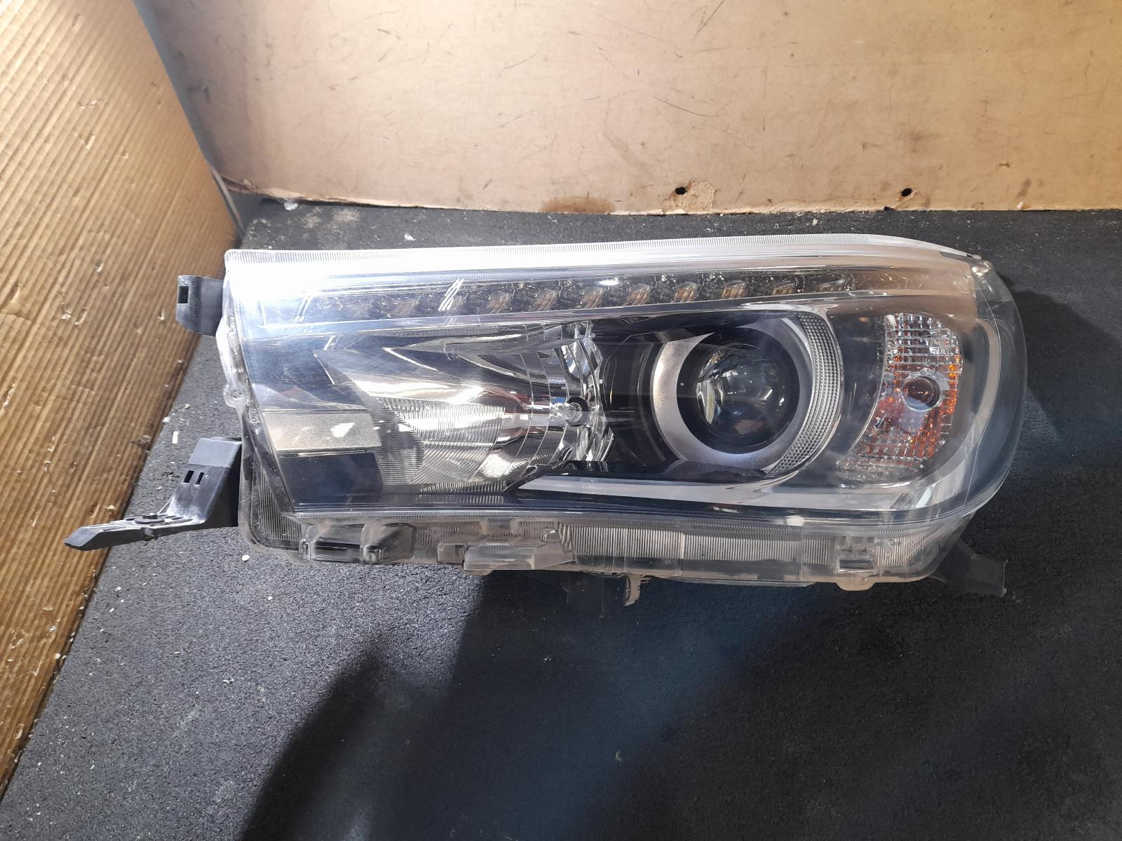 View Auto part Left Headlamp Toyota Hilux 2018