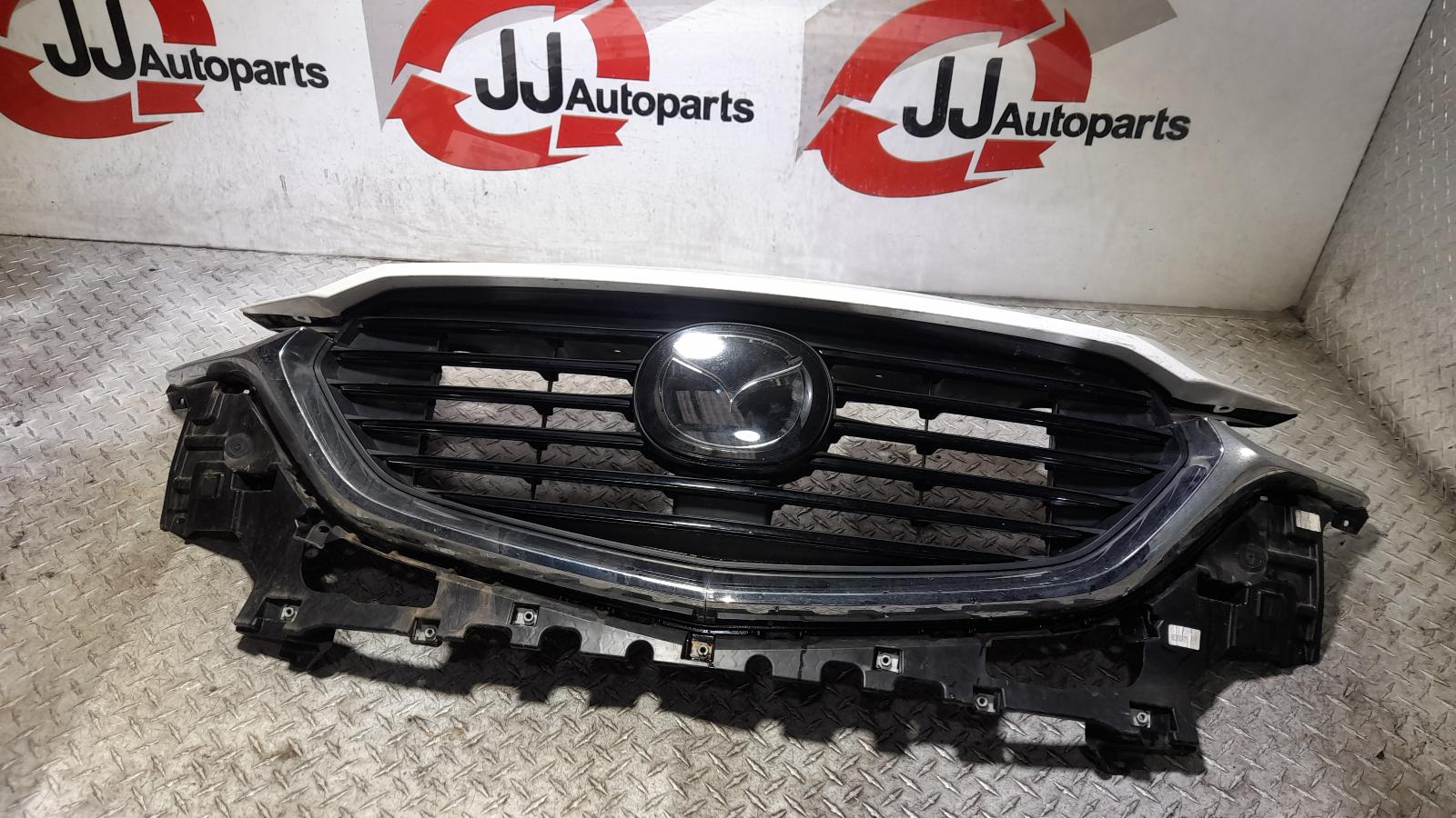 View Auto part Grille Mazda Cx8 2022