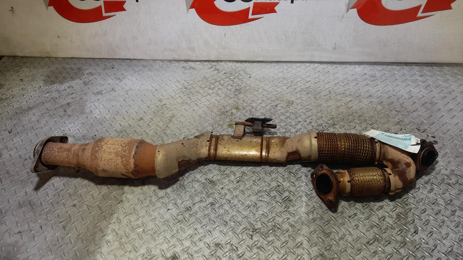 View Auto part Catalytic Converter Nissan Pathfinder 2020