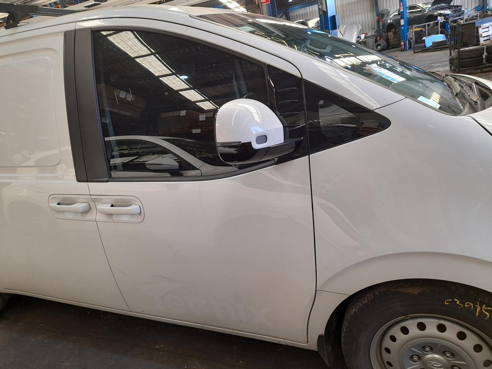 View Auto part Right Front Door Hyundai Staria 2022