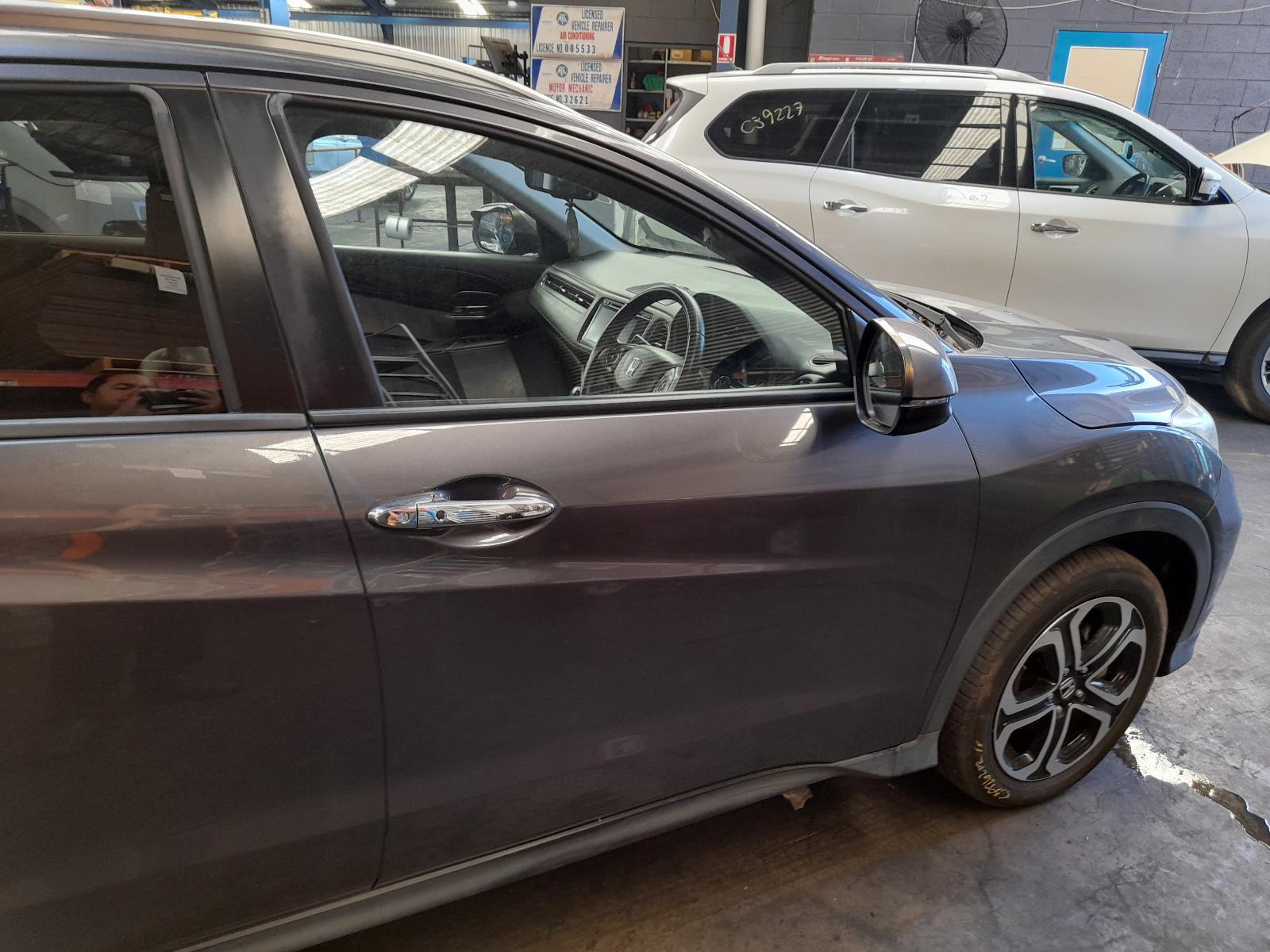 View Auto part Right Front Door Window Honda Hrv 2016