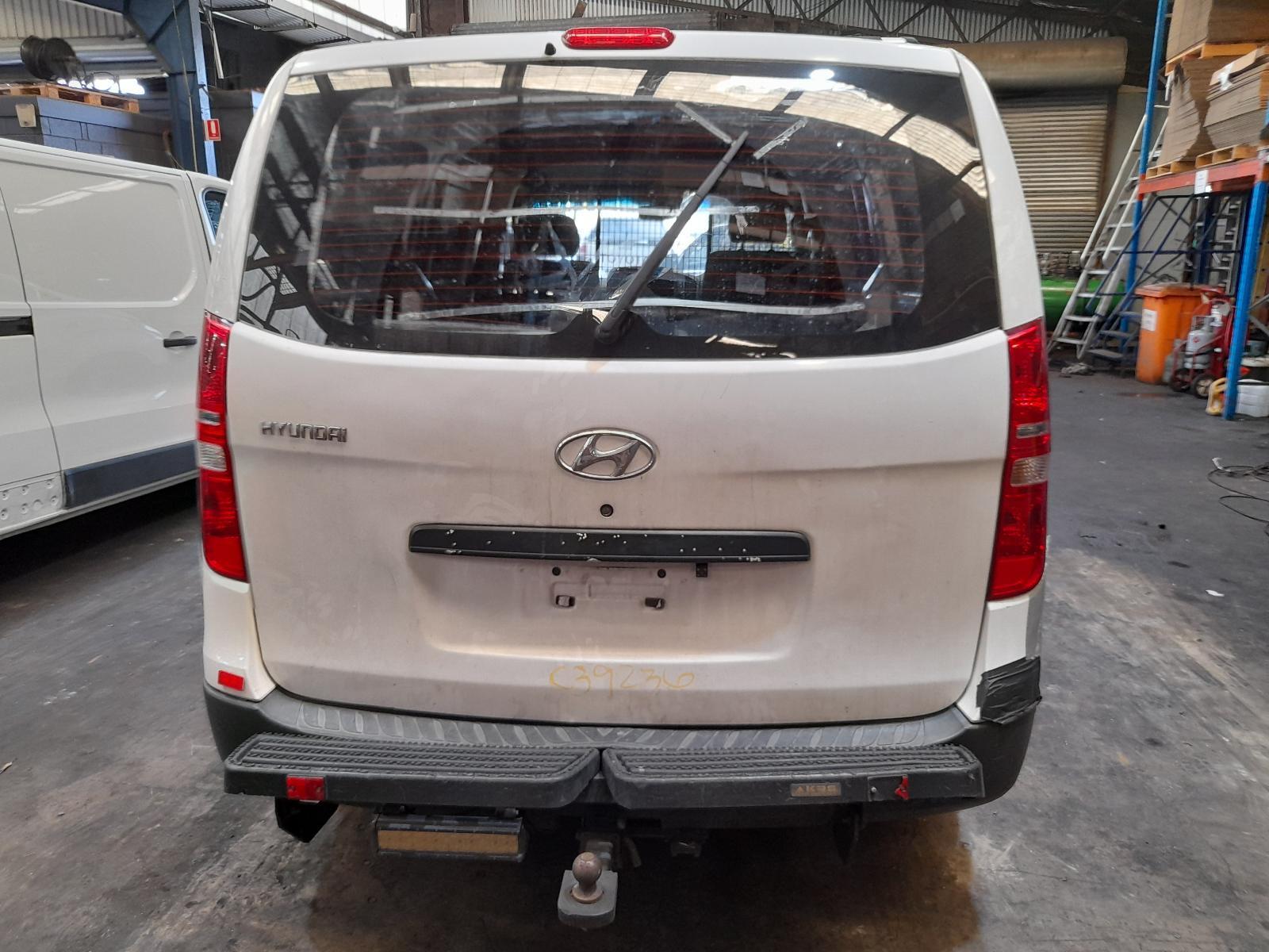 View Auto part Rear/Tailgate Glass Hyundai Iload/imax 2015