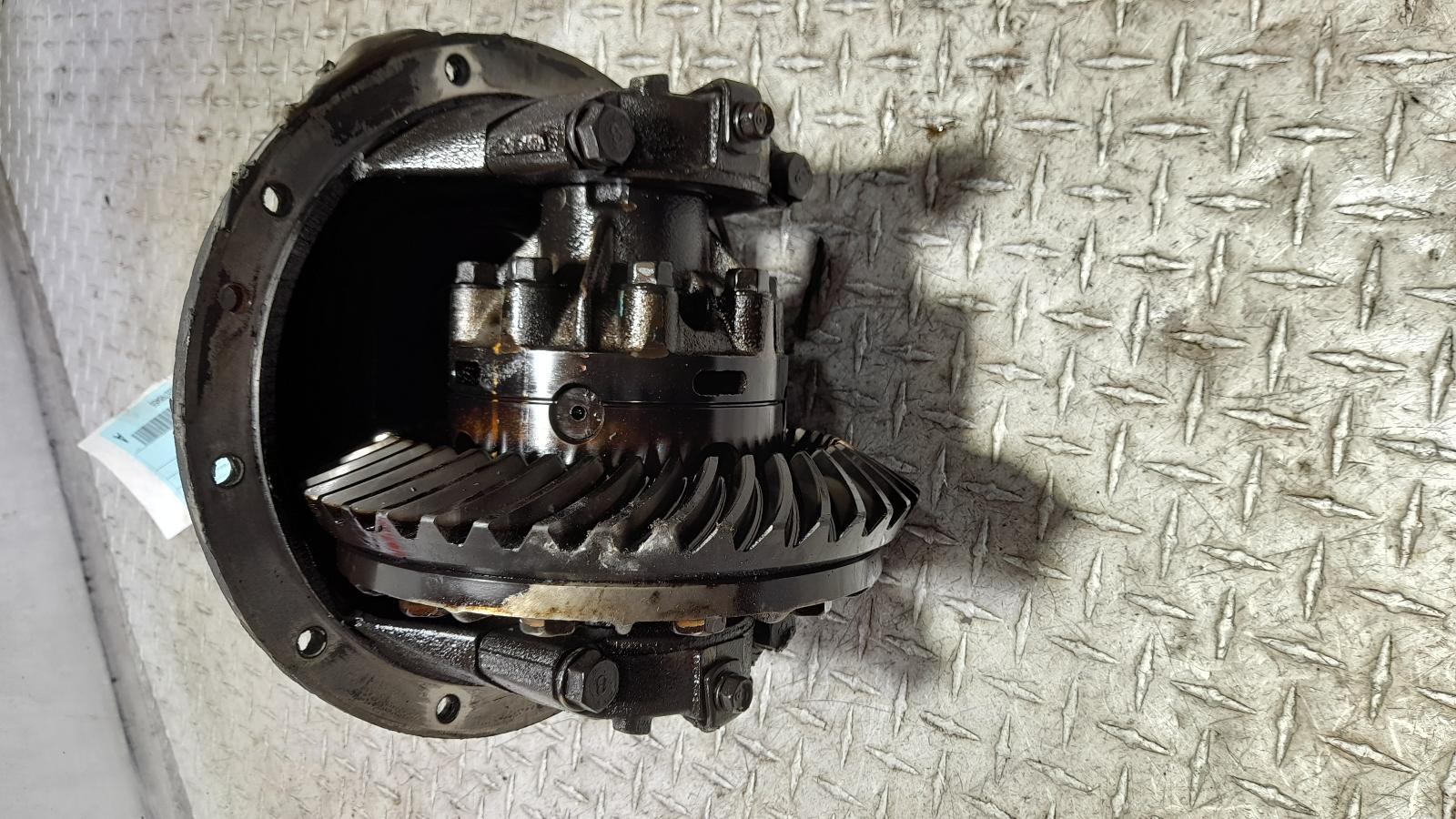 View Auto part Differential Centre Hyundai Iload/imax 2015