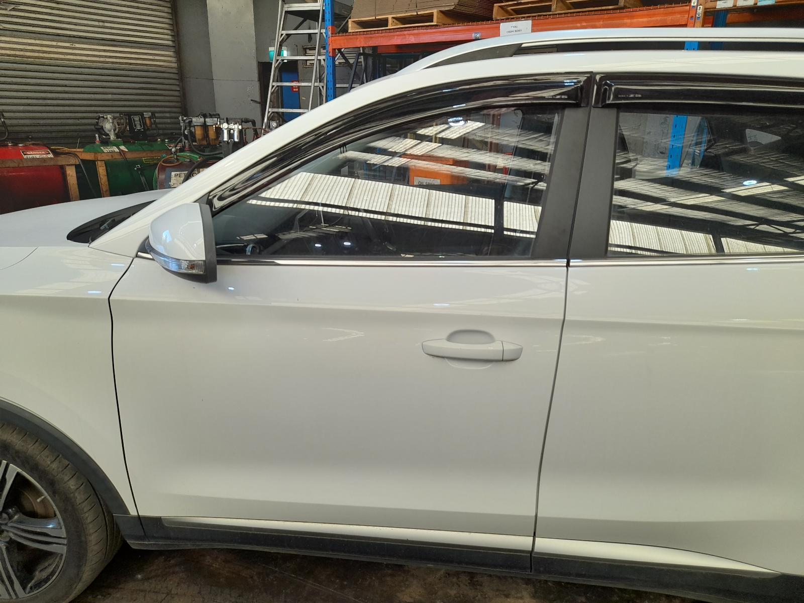View Auto part Left Front Door Mg Zs 2020
