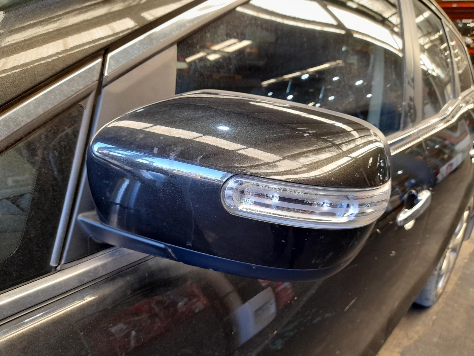 View Auto part Left Door Mirror Mazda Cx7 2011