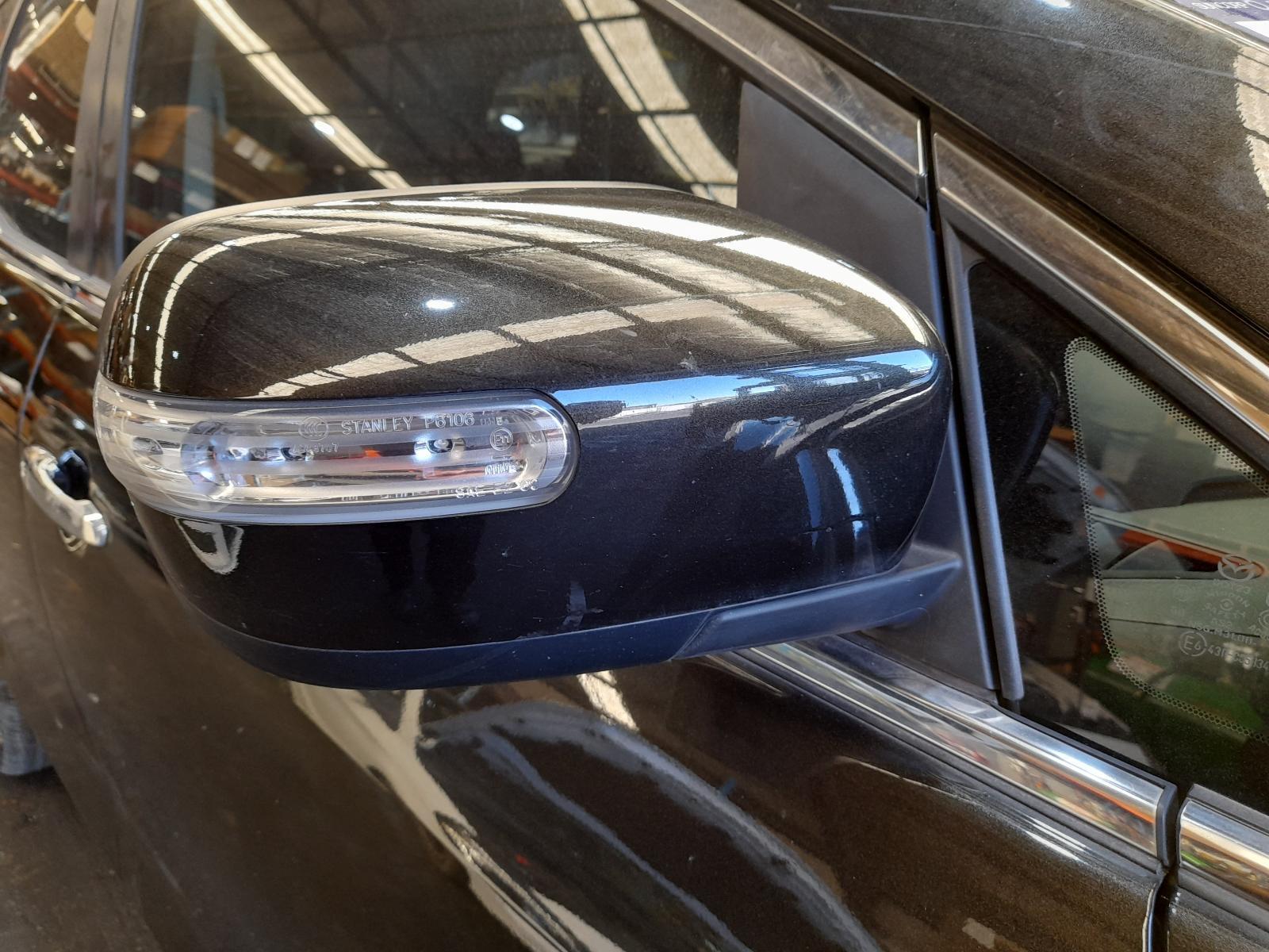 View Auto part Right Door Mirror Mazda Cx7 2011