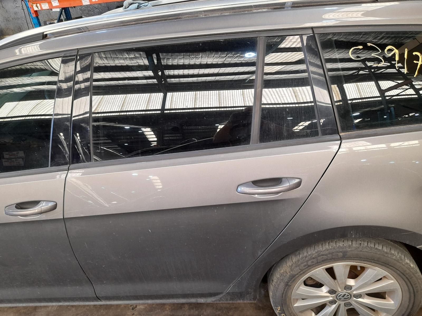 View Auto part Left Rear Door/Sliding Volkswagen Golf 2015