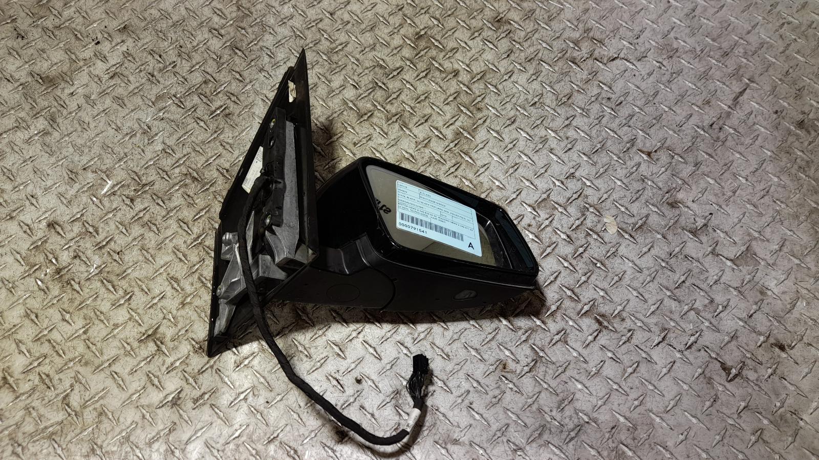 View Auto part Right Door Mirror Mercedes B Class 2015