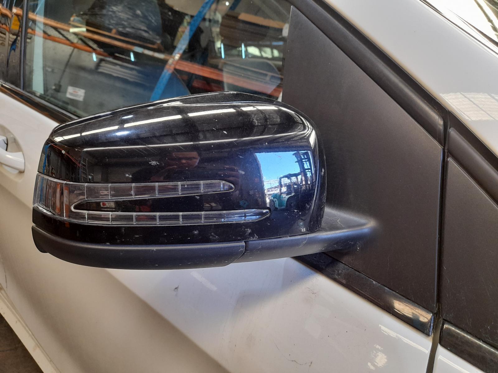 View Auto part Right Door Mirror Mercedes B Class 2015