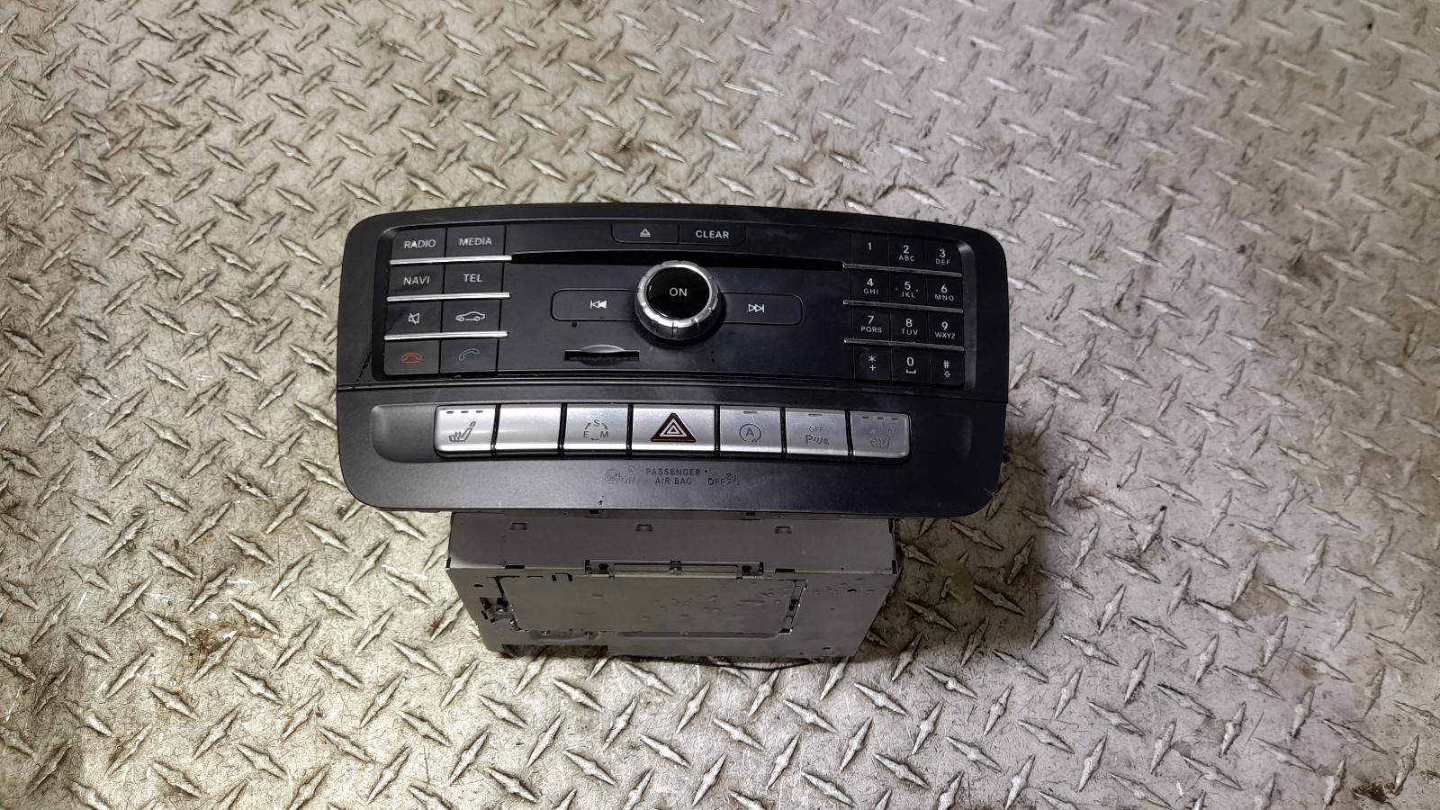 View Auto part Radio/Cd/Dvd/Sat/Tv Mercedes B Class 2015