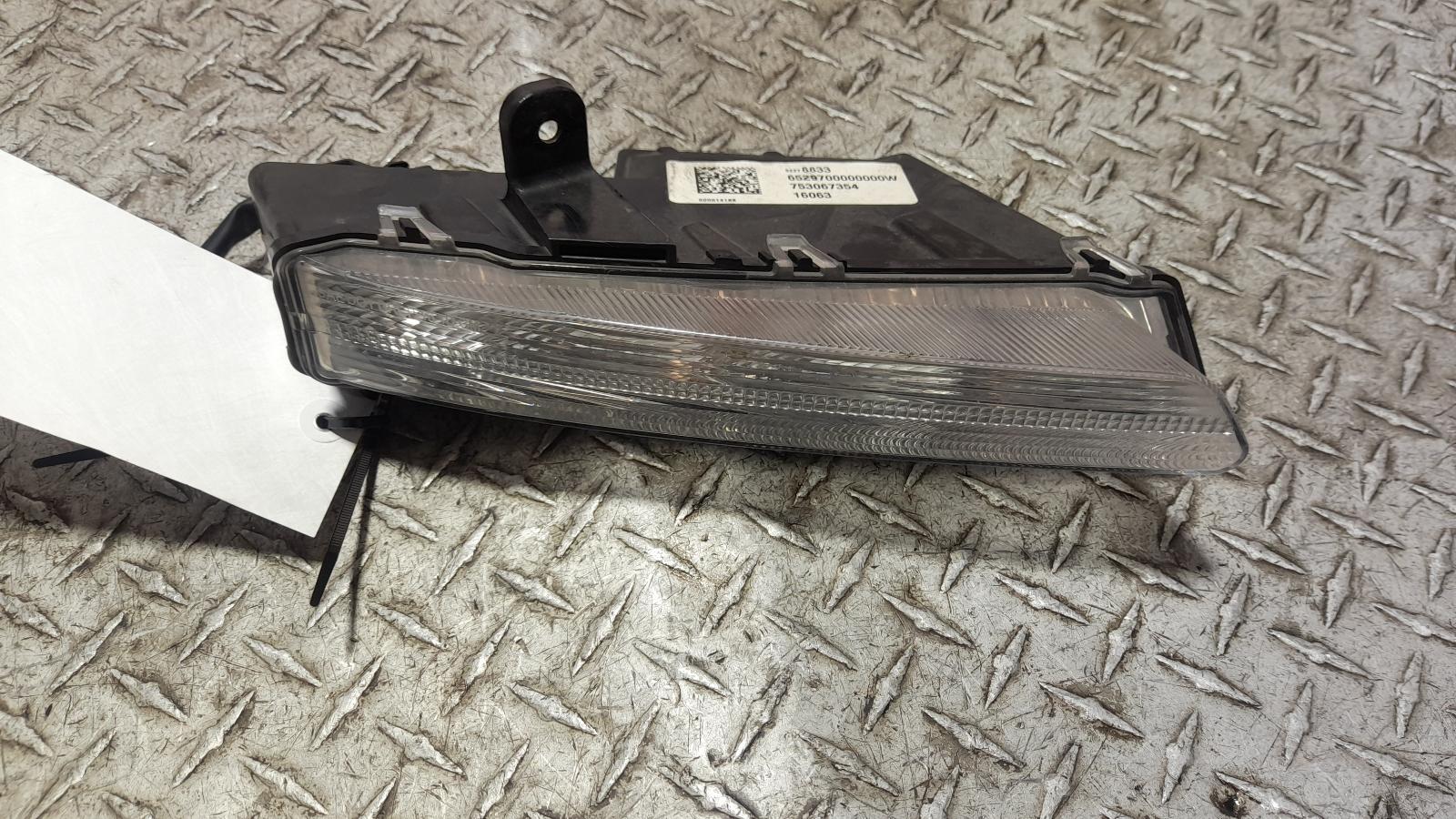 View Auto part Right Indicator/Fog/Side Holden Commodore 2016