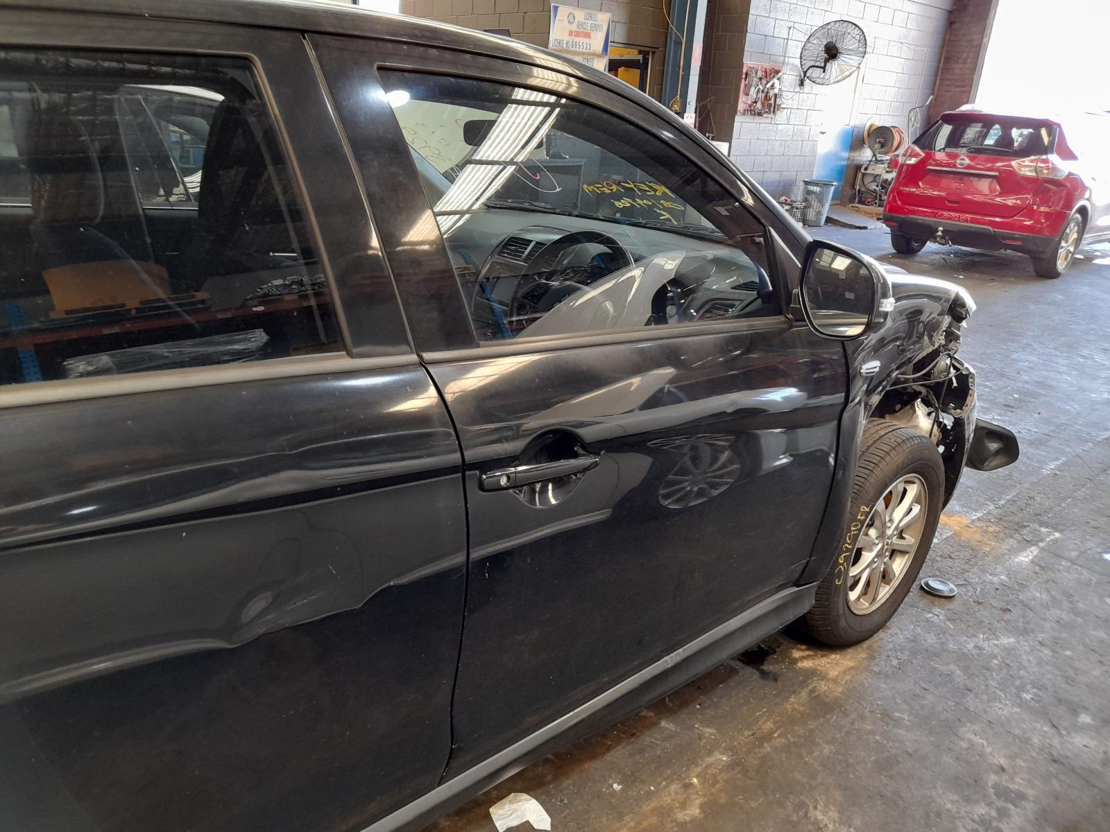 View Auto part Right Front Door Window Mitsubishi Asx 2013