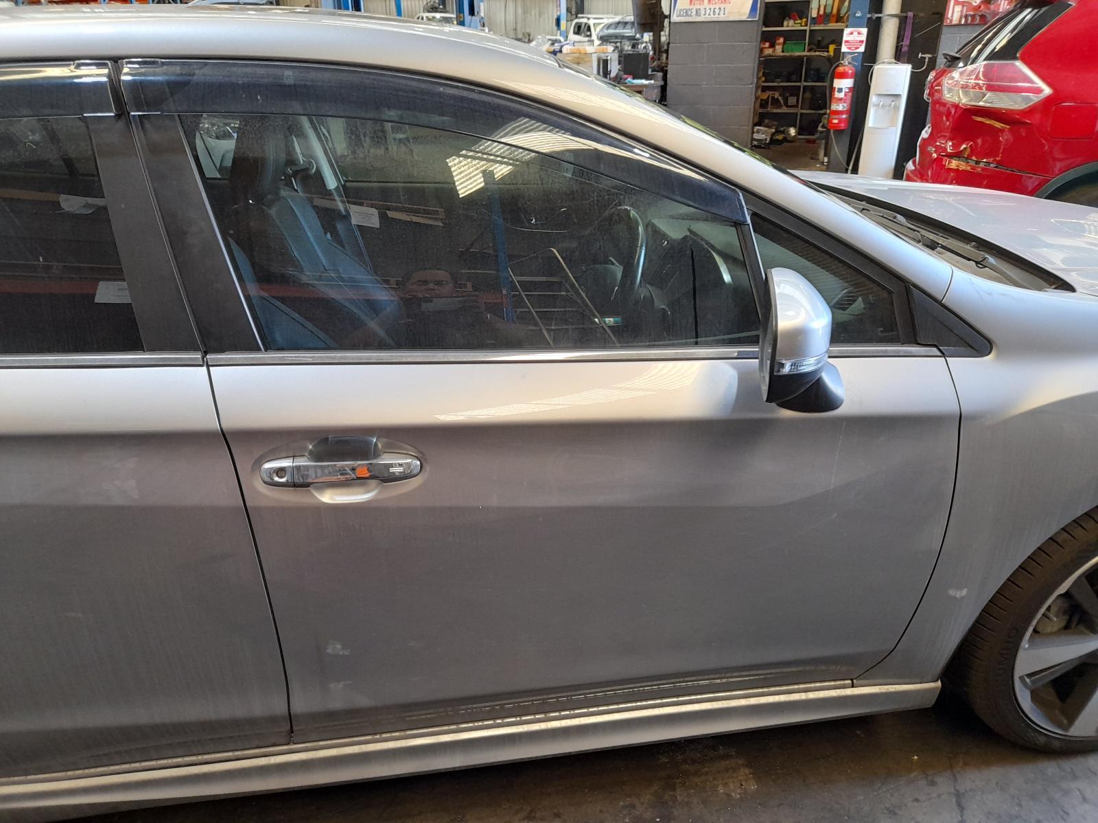 View Auto part Right Front Door Subaru Impreza 2018