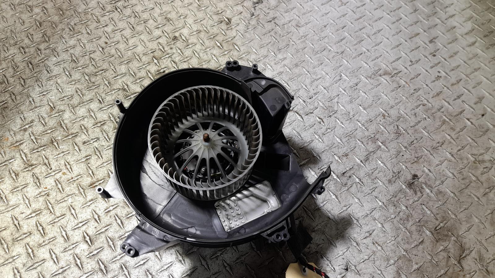 View Auto part Heater Fan Motor Bmw 5 Series 2012