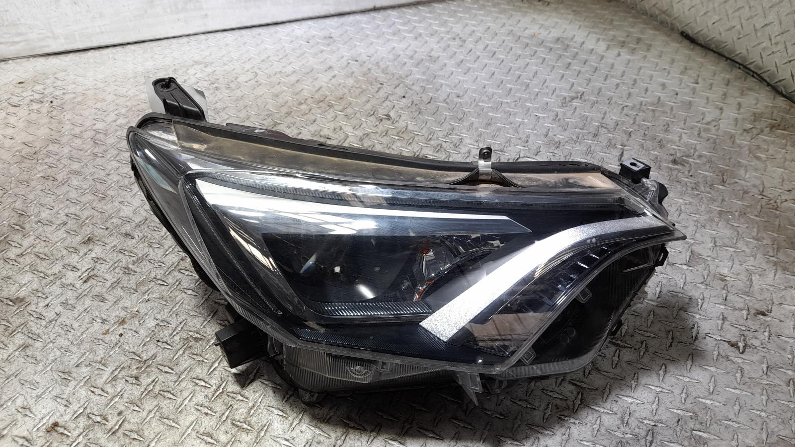 View Auto part Right Headlamp Toyota Rav4 2016