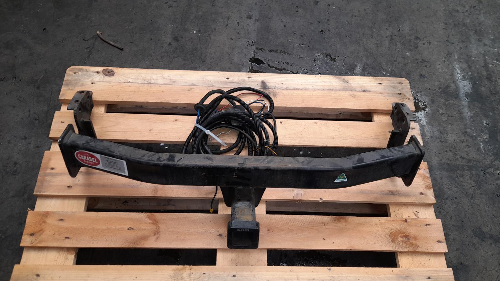 View Auto part Towbar Mitsubishi Outlander 2017