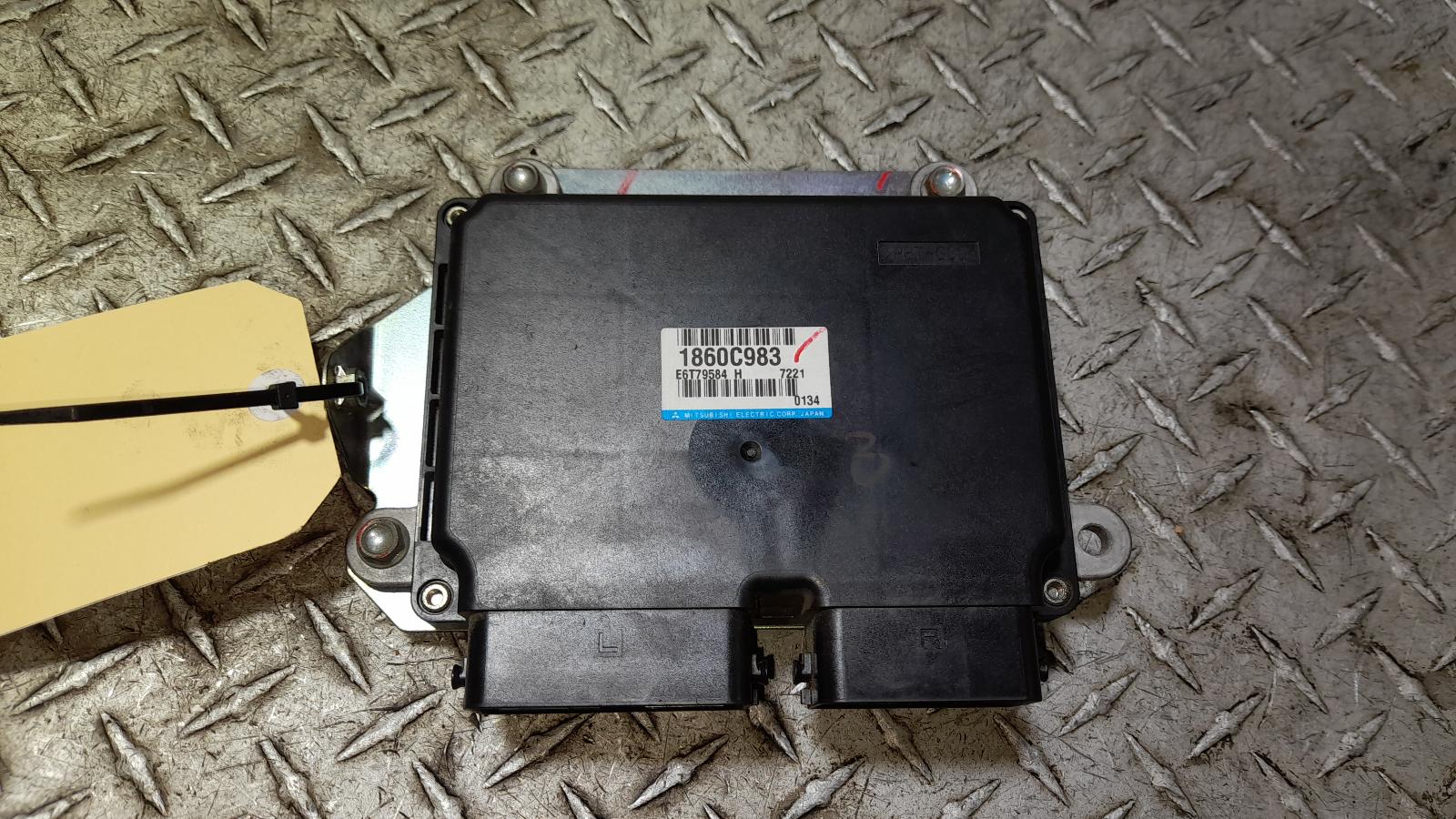 View Auto part Ecu Mitsubishi Outlander 2017
