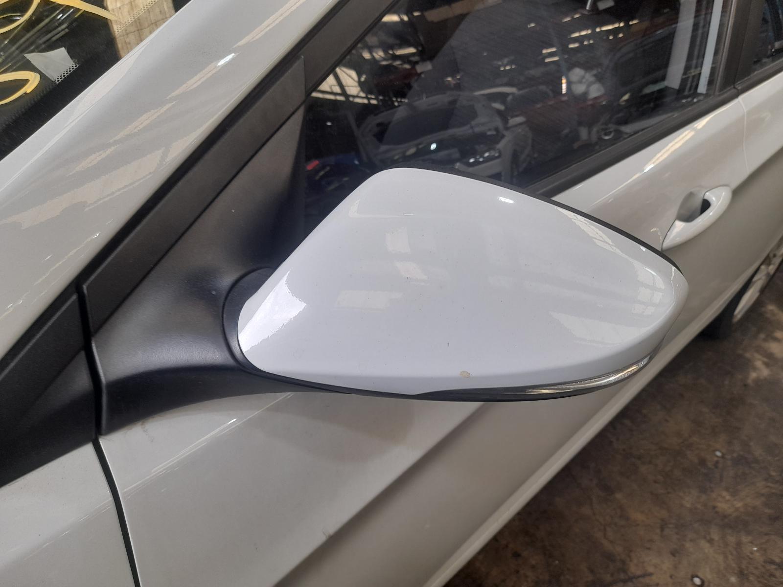 View Auto part Left Door Mirror Hyundai Accent 2019