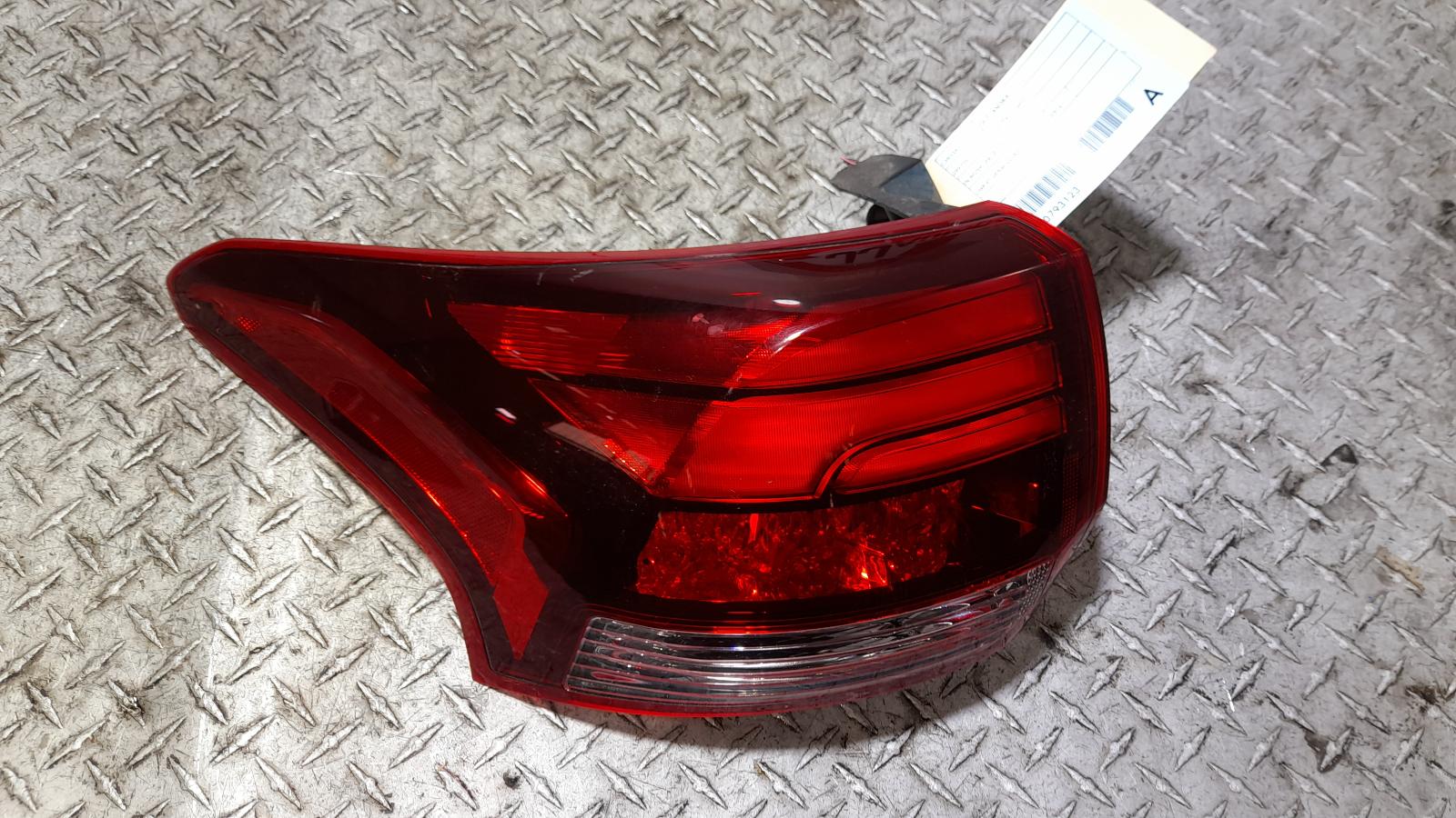View Auto part Left Taillight Mitsubishi Outlander 2016