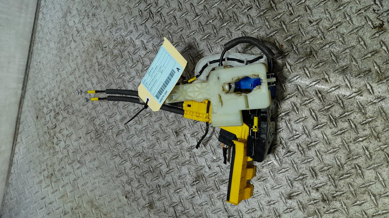 View Auto part Door/Boot/Gate Lock Kia Sportage 2018