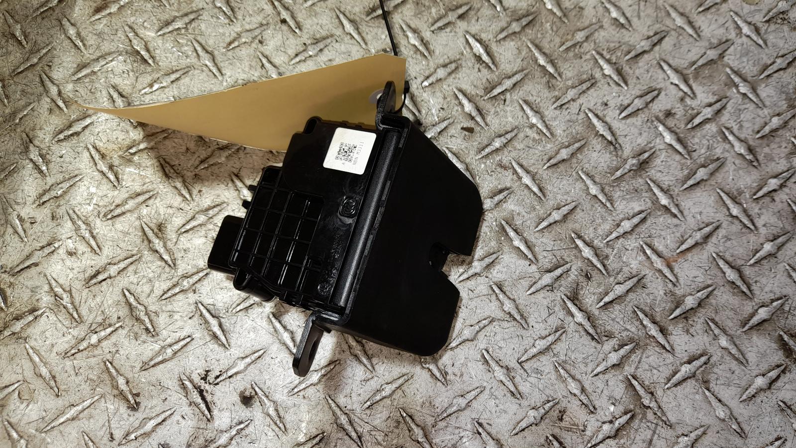 View Auto part Door/Boot/Gate Lock Kia Sportage 2018
