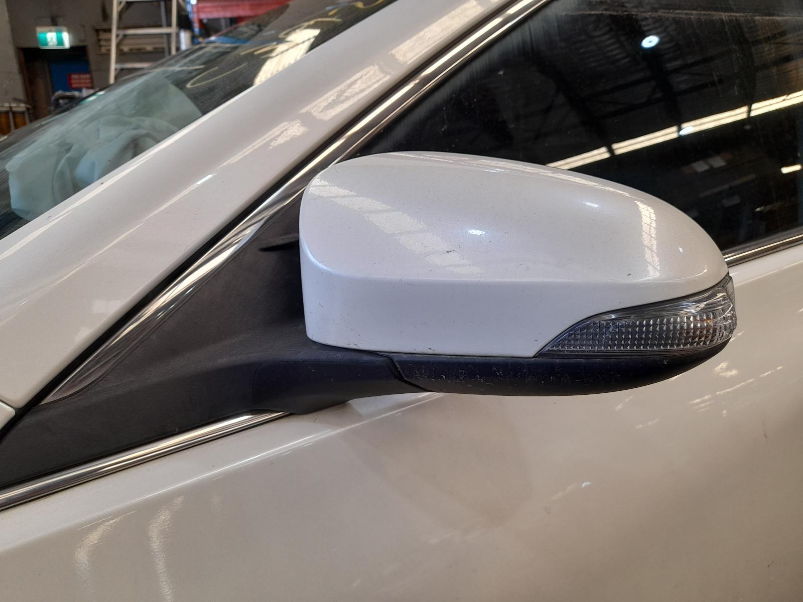 View Auto part Left Door Mirror Toyota Camry 2017