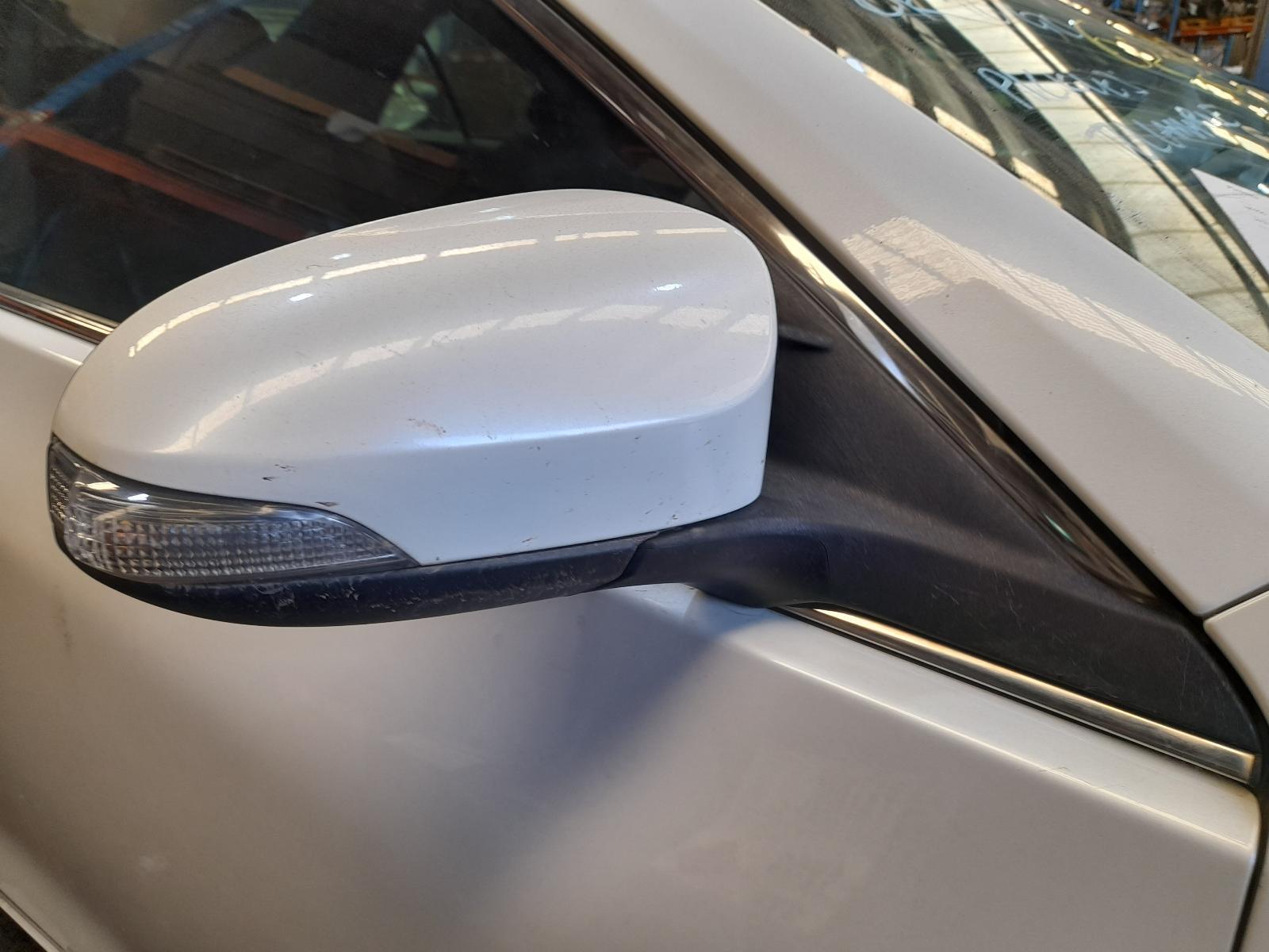 View Auto part Right Door Mirror Toyota Camry 2017