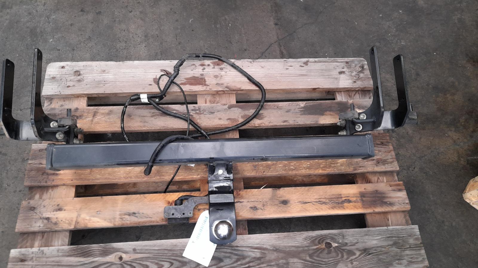 View Auto part Towbar Toyota Camry 2017