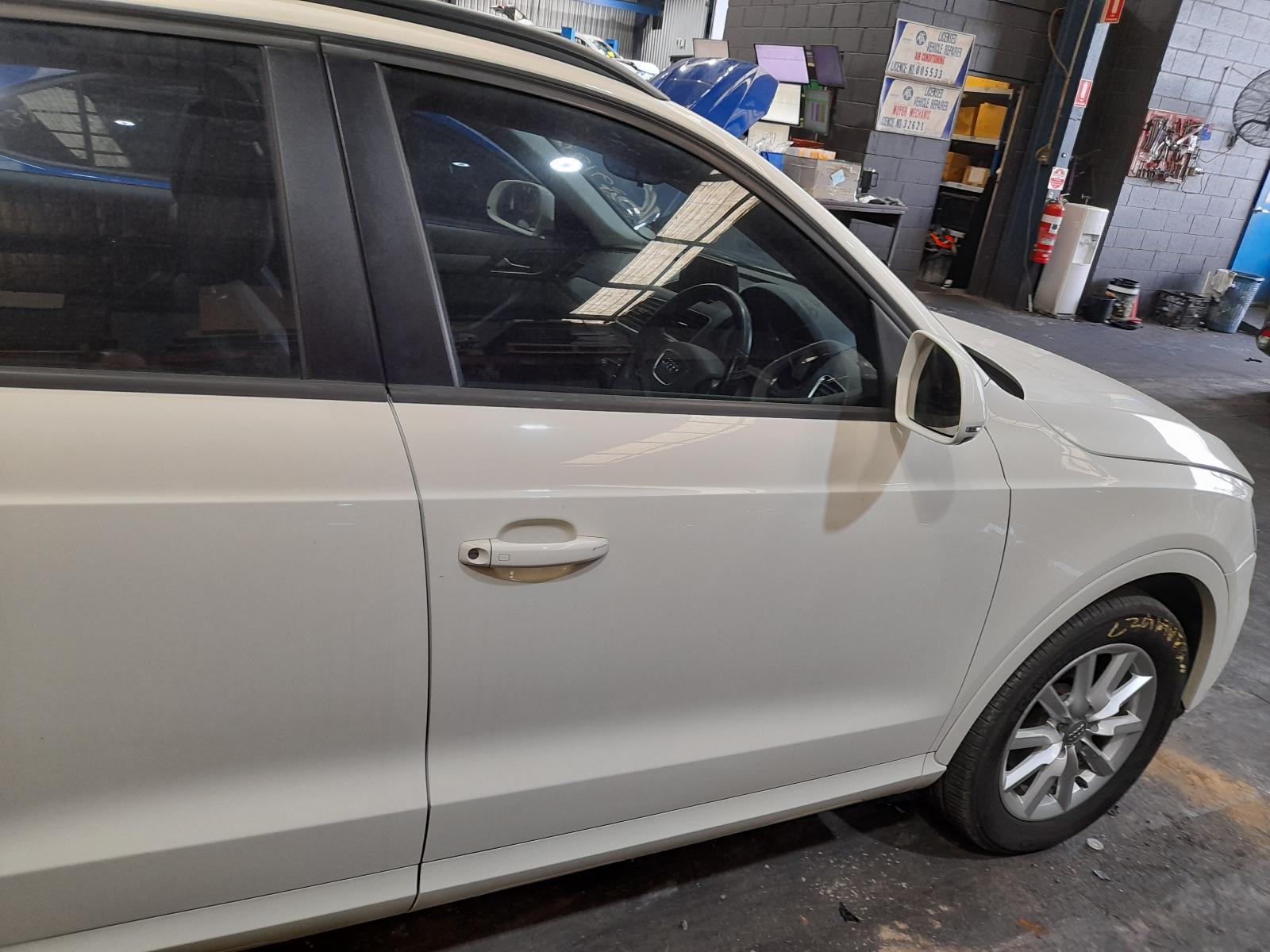 View Auto part Right Front Door Audi Q3 2013