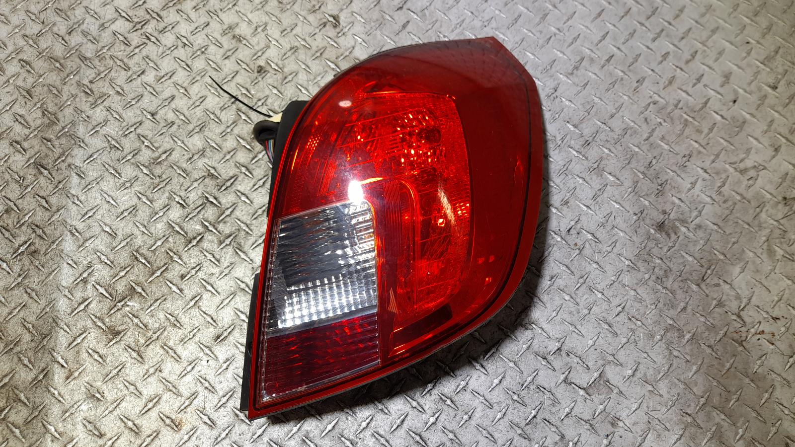 View Auto part Right Taillight Holden Captiva 2012