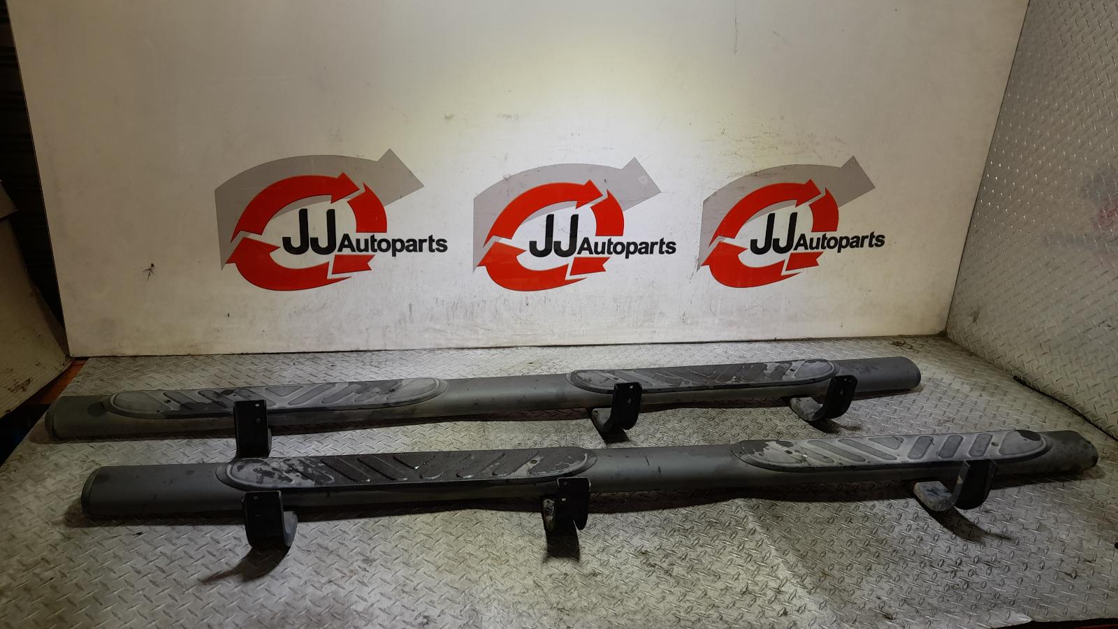 View Auto part Side Step/Skirt Nissan Navara 2012