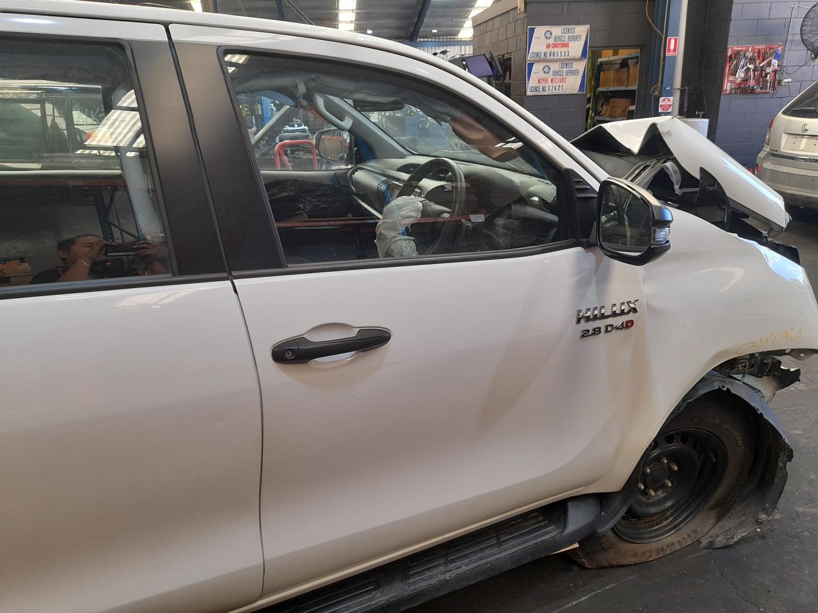 View Auto part Right Front Window Reg/Motor Toyota Hilux 2019