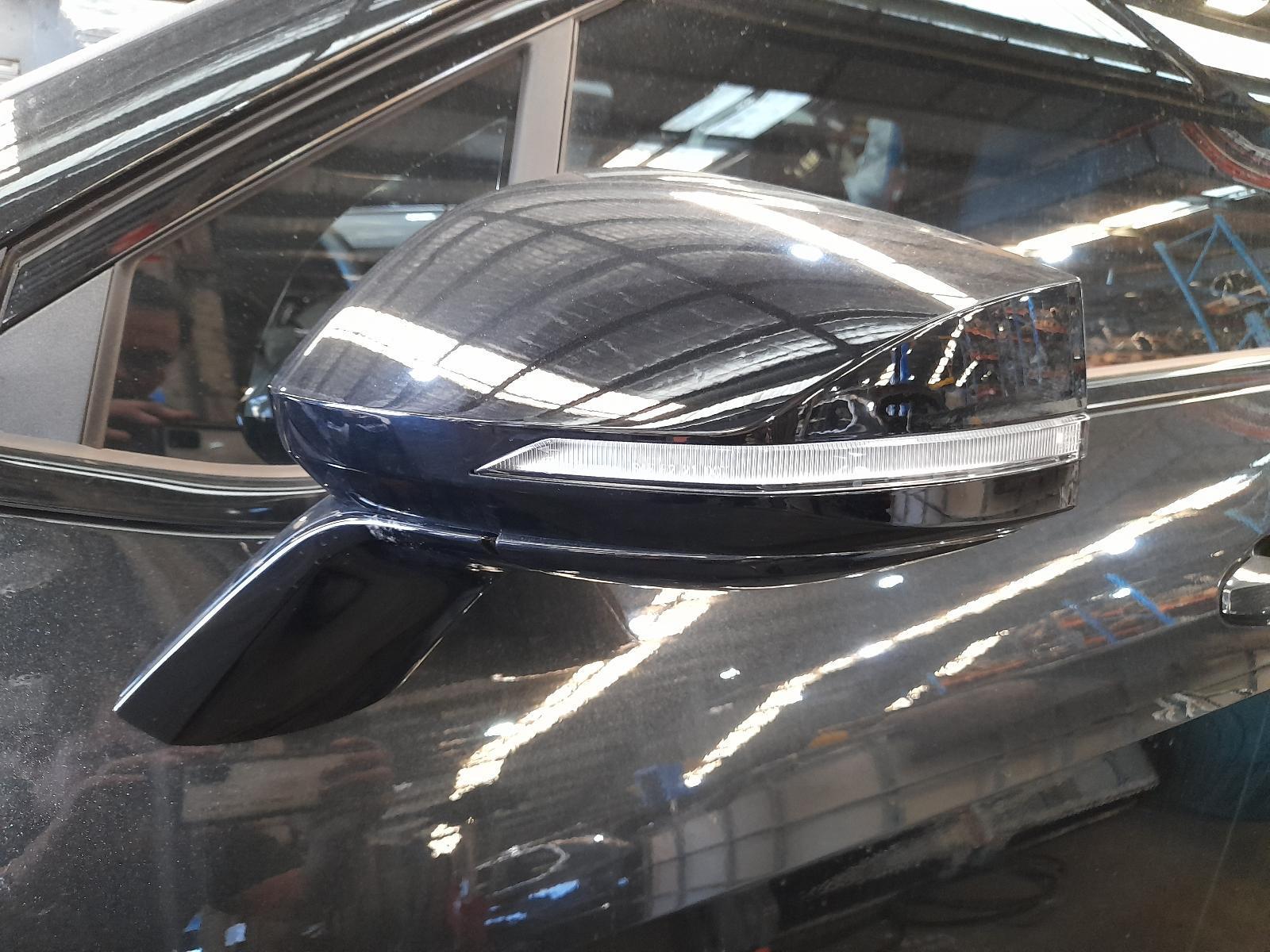 View Auto part Left Door Mirror Kia Sportage 2025