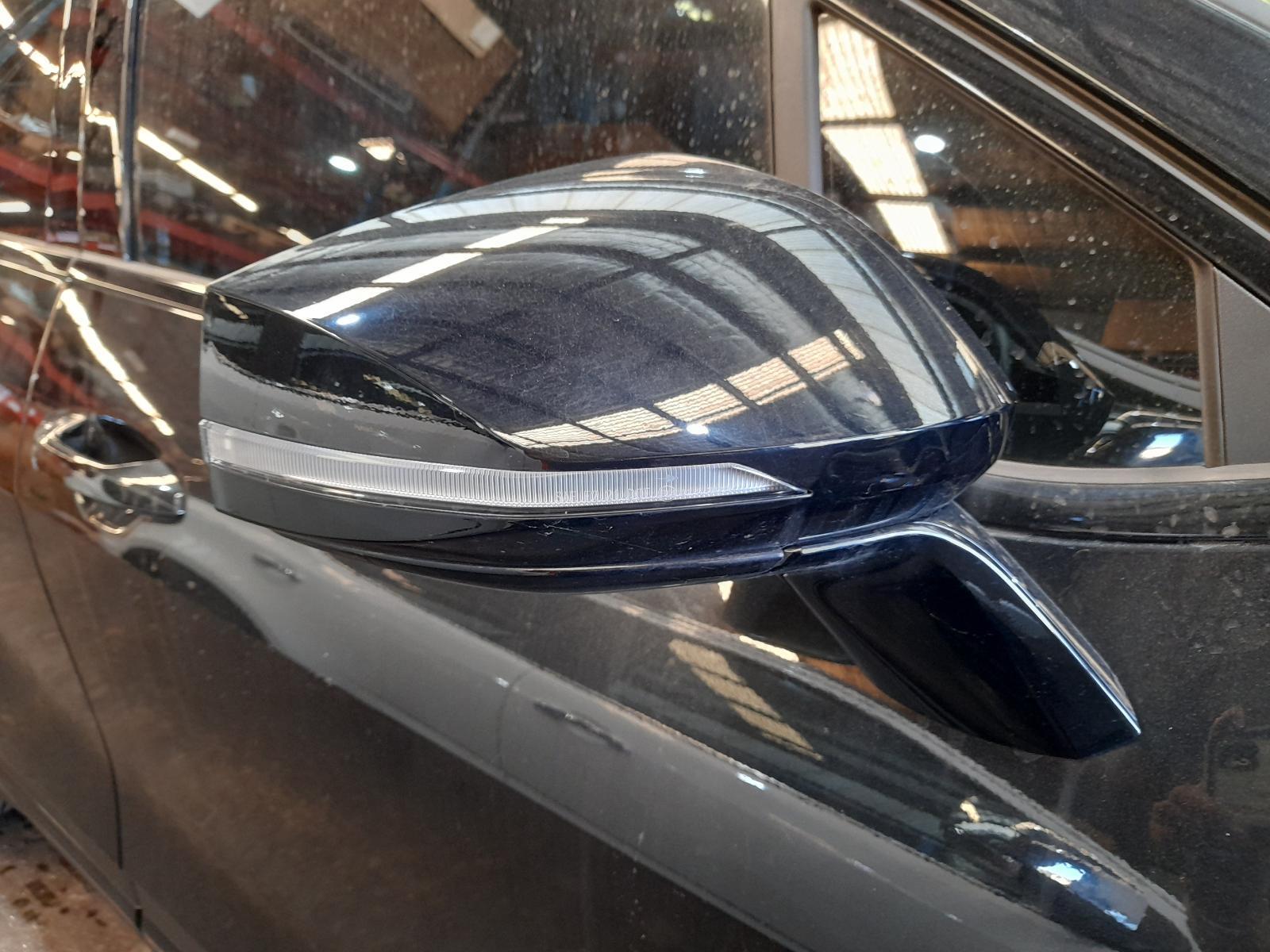 View Auto part Right Door Mirror Kia Sportage 2025