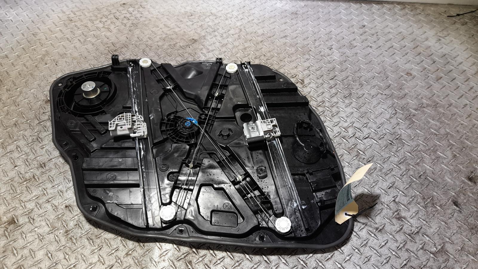 View Auto part Right Front Window Reg/Motor Kia Sportage 2025