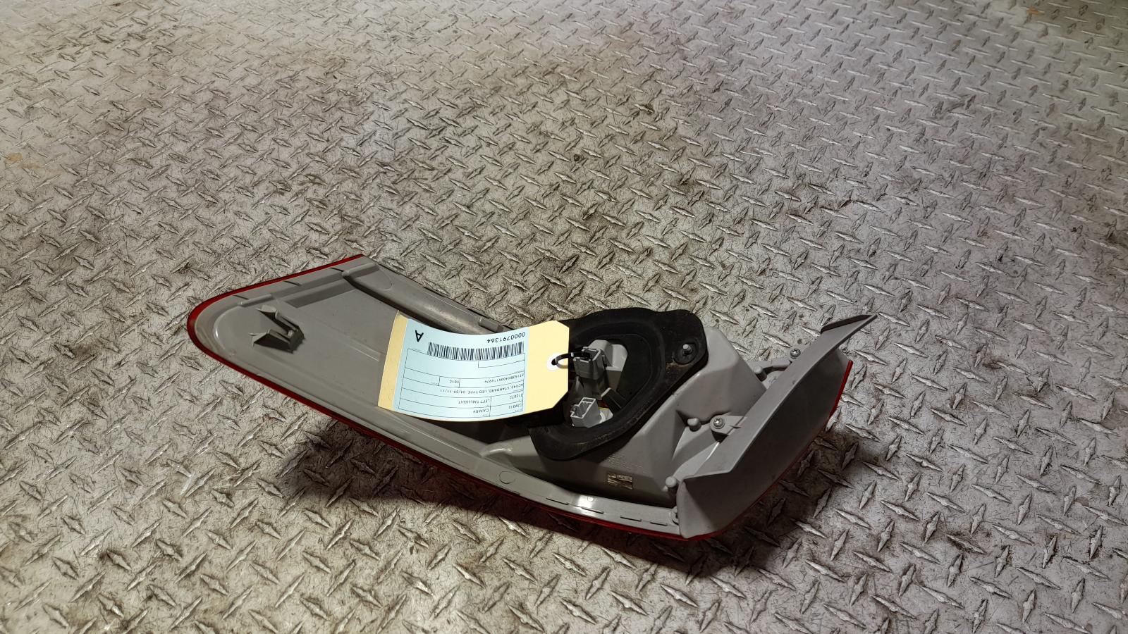 View Auto part Left Taillight Toyota Camry 2010